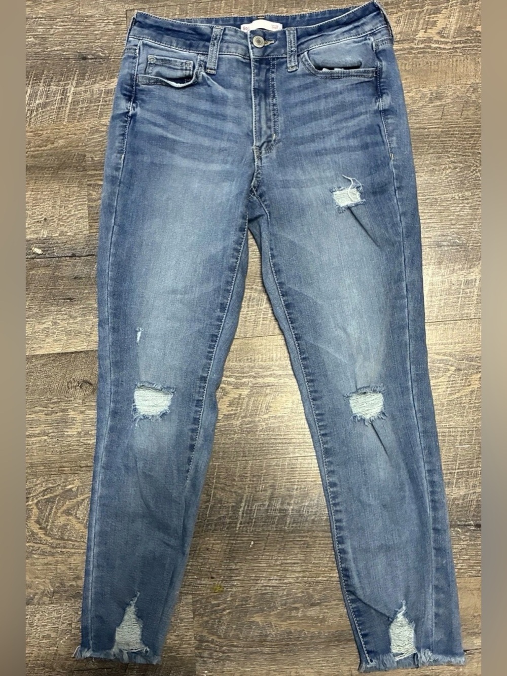 SO Juniors Mid Rise Distressed Crop Skinny Jeans Size 5
